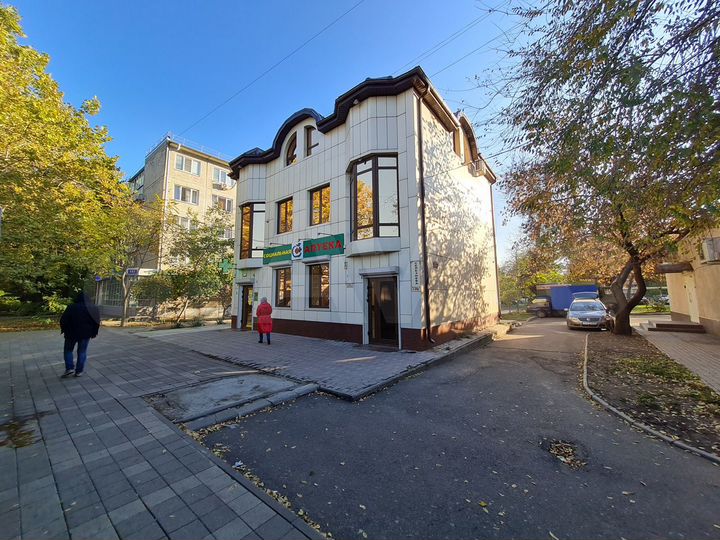 Офис с большой парковкой на Селезнёва