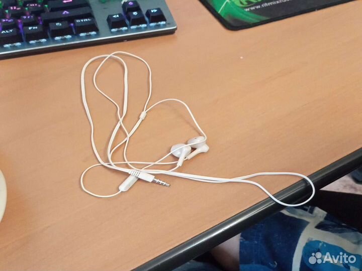 Наушники earpods