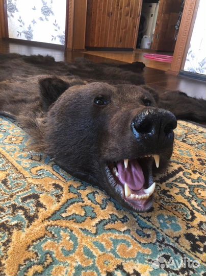 Ковер из шкуры медведя (имитация)