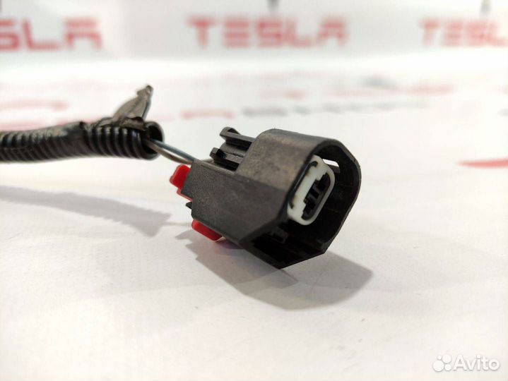 Разъем (фишка) проводки Tesla Model Y 2020