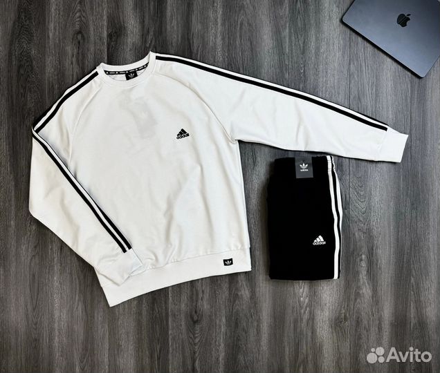 Спортивный костюм Adidas