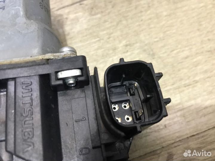 Стеклоподъемник передний левый Nissan Juke 1.6