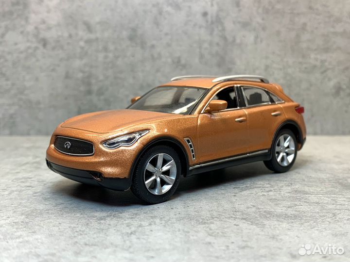 Коллекционная модель Infiniti FX 1:43