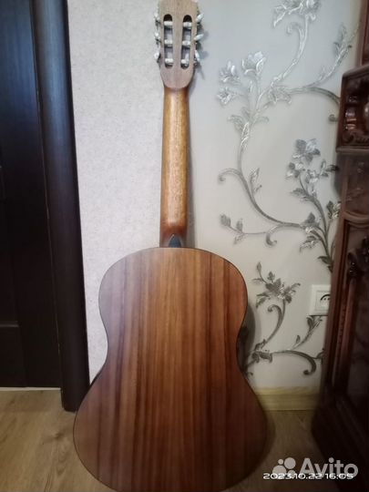 Продам гитару