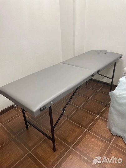 Кушетка для массажа с вырезом