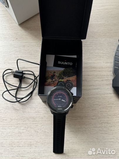 Спортивные часы Suunto 9