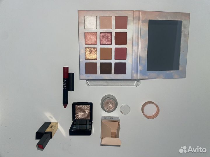 Тени и помады
