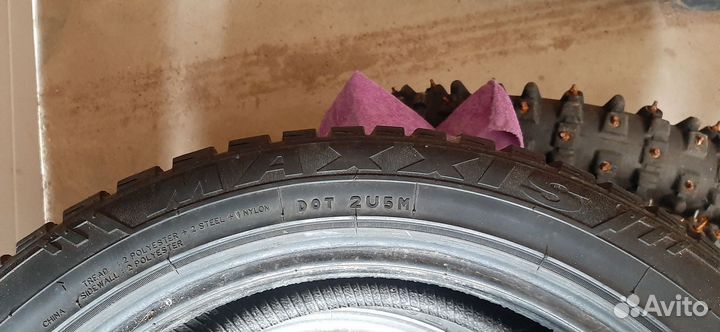 Maxxis ArcticTrekker NP3 215/50 R17