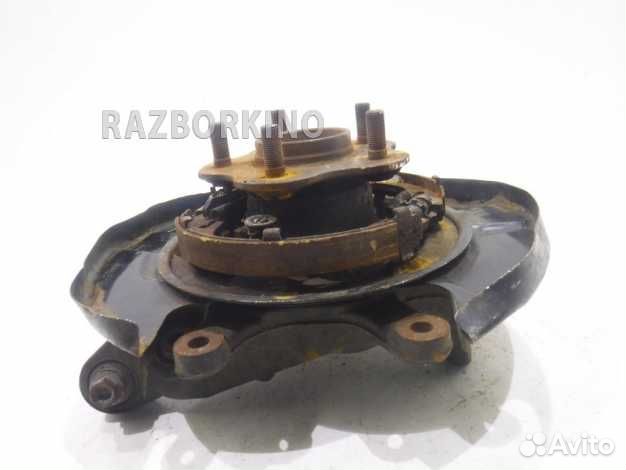 Кулак задний правый Ниссан