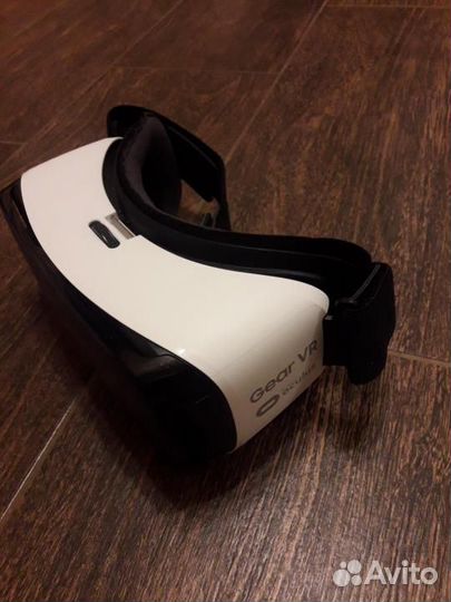 Очки виртуальной реальности Samsung Gear VR SM-R32