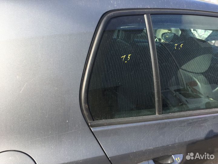 Фольксваген Гольф Форточка двери задней правой AS2