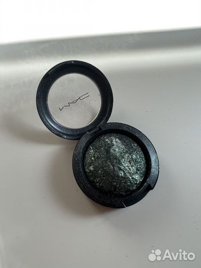 Тени для век Mac Smutty green