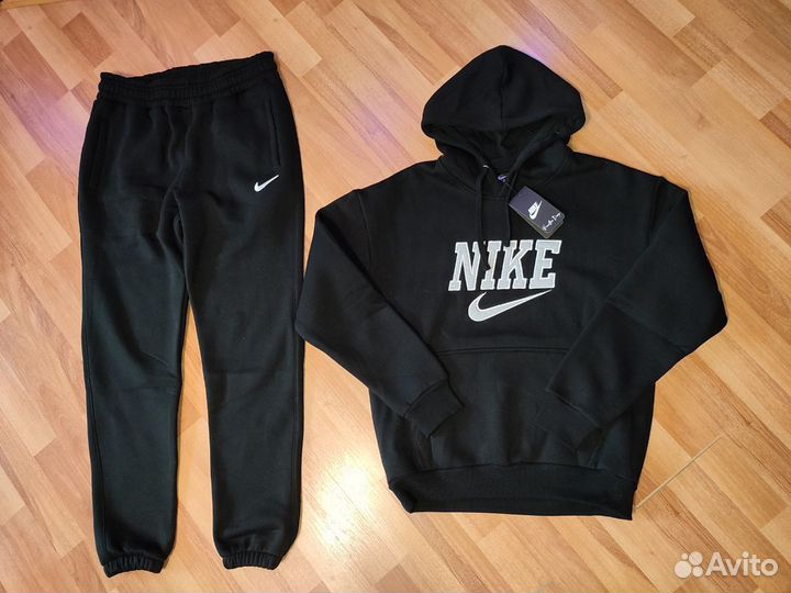 Спортивный костюм Nike