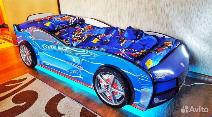Детская кровать машинка