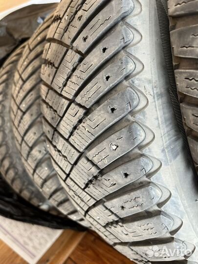 Goodyear Ultragrip Ice Arctic 205/55 R16