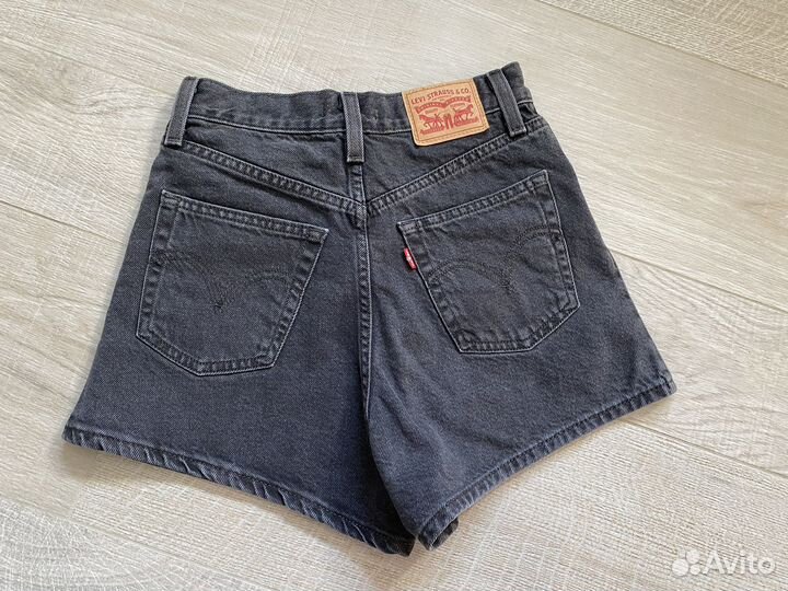 Джинсовые шорты levis