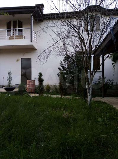 Дом 196 м² на участке 8 сот.