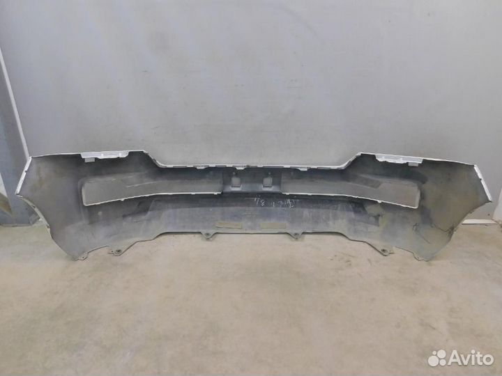 Бампер передний Toyota Land Cruiser