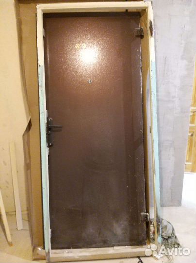 Дверь входная железная бу
