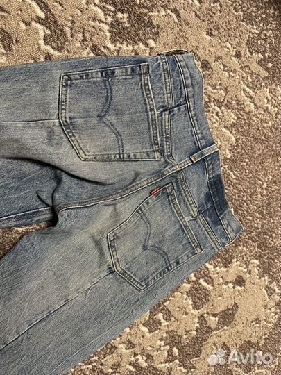 Джинсы levis