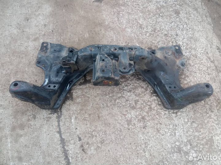 Передняя балка (подрамник) Rover 400 Series (R8)