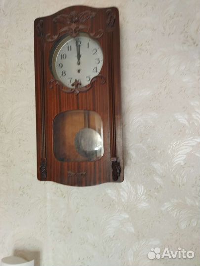 Часы с маятником