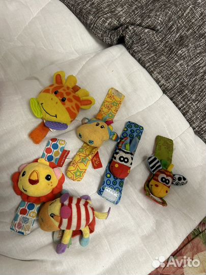 Подвески на коляску и кроватку