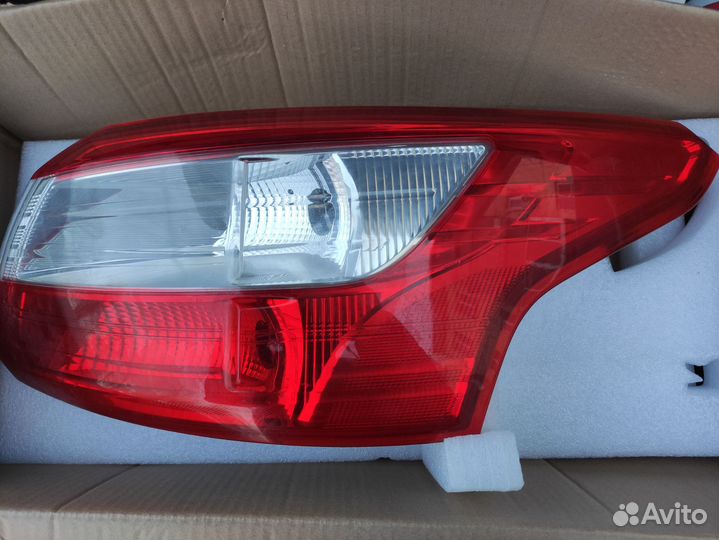 Фара задняя правая Ford focus 3