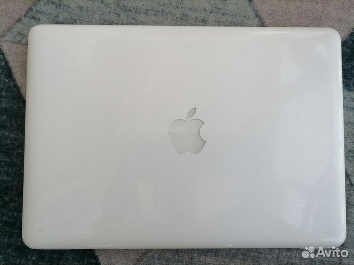 Apple MacBook A1342