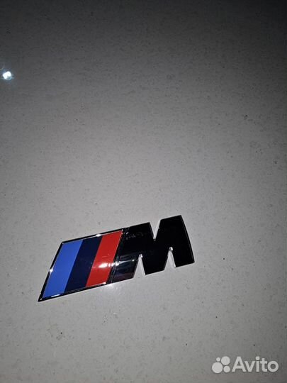 Оригинальный шильдик BMW M