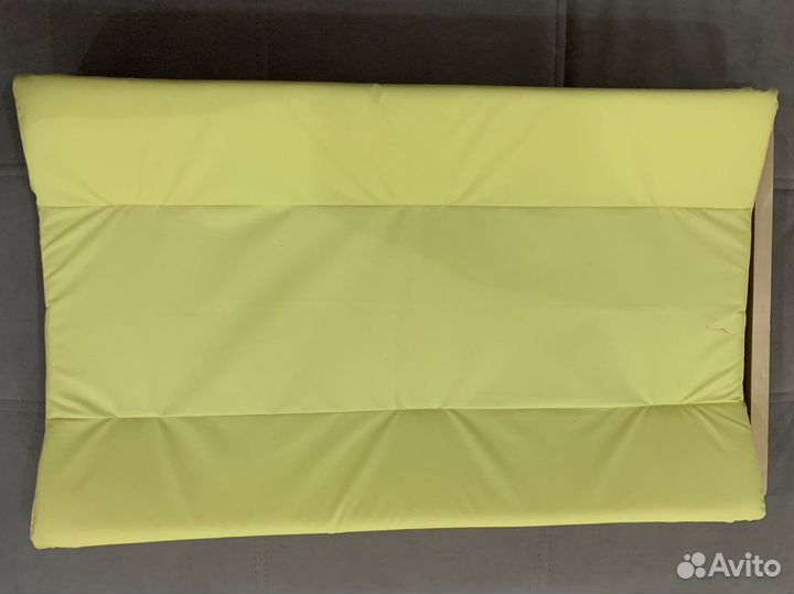 Пеленальная доска на кроватку