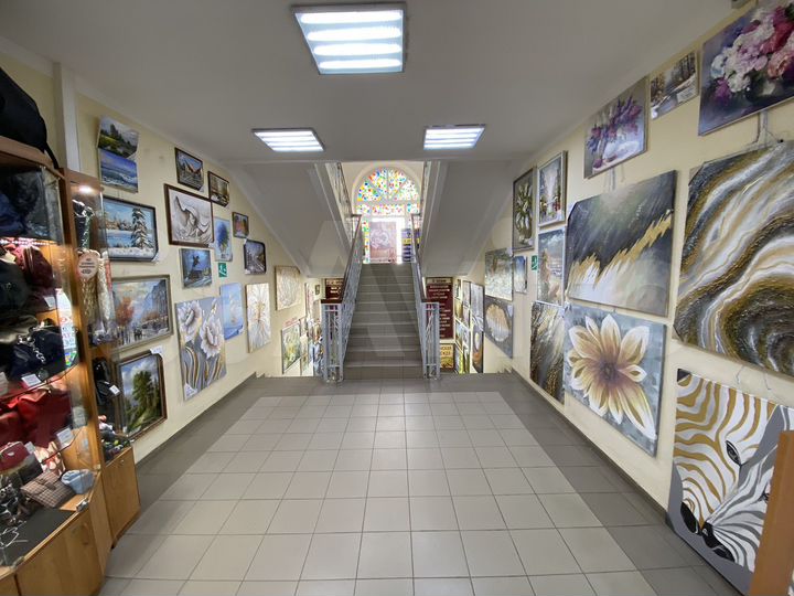 Торгово-офисное помещение в ТЦ, 33.3 м²