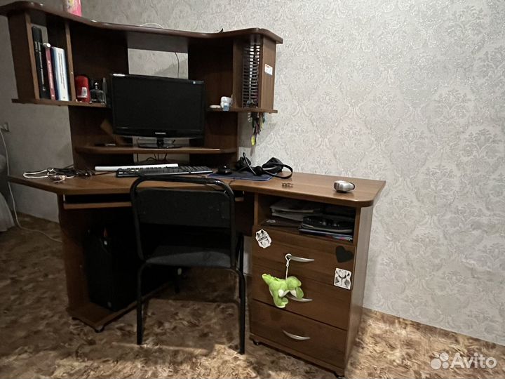 Компьютерный стол