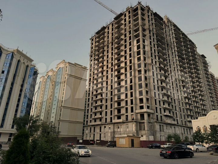 2-к. квартира, 105,1 м², 18/25 эт.