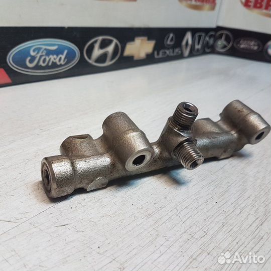 Топливная рейка левая Subaru Levorg VM4 FB16 2014