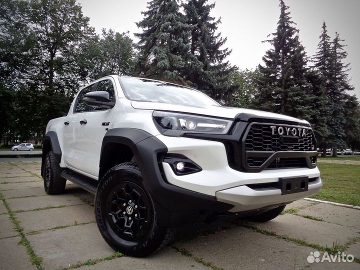 Toyota Hilux 4.0 AT, 2024, 40 км