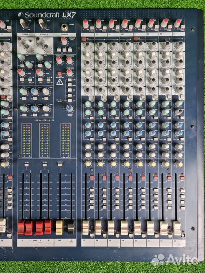 Микшерный пульт soundcraft LX7ii-24