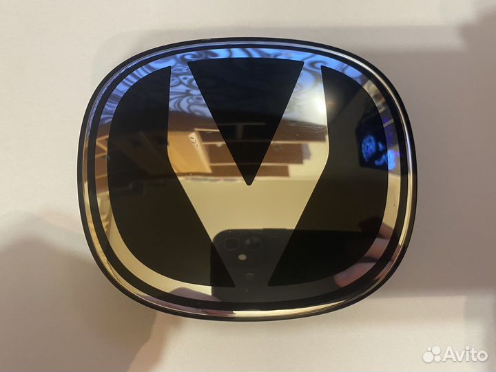 Эмблема / шильдик Changan Uni V передняя