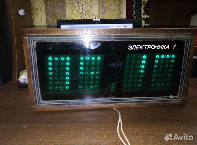 Часы электроника 7