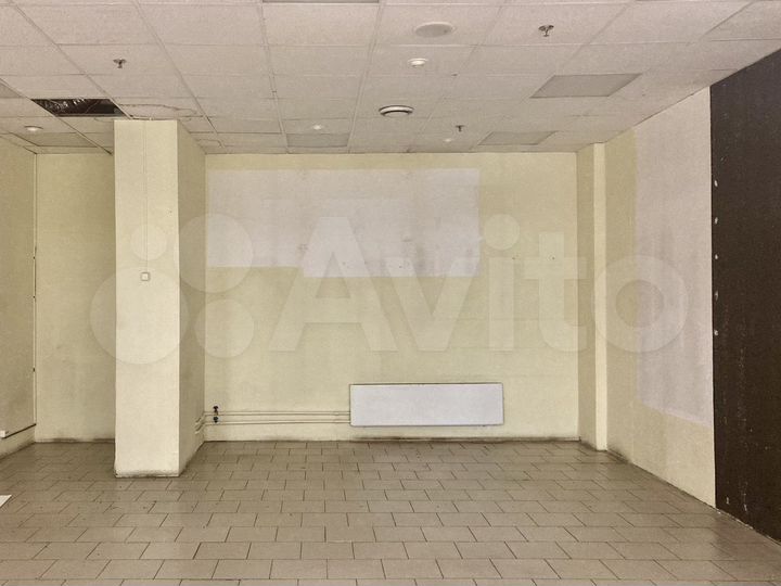 Центральное место у эскалатора, 41 м²