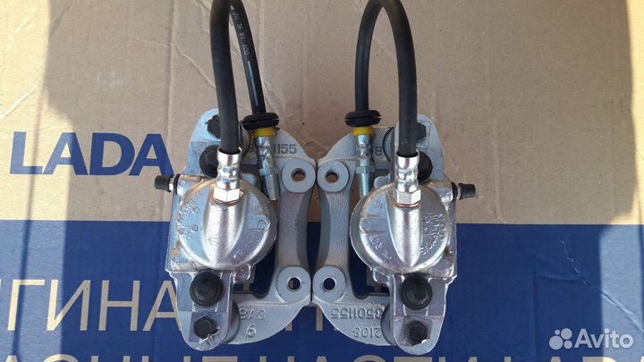 Суппорта тормозные 08 в сборе передние новые пара