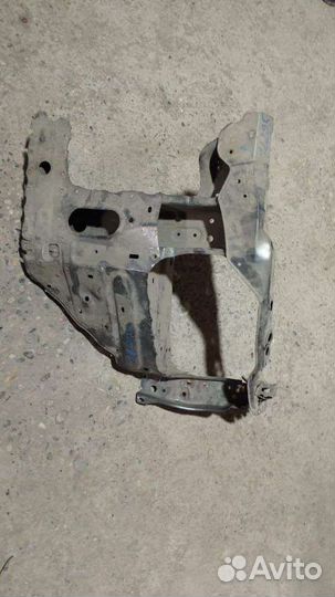 Телевизор левая часть Toyota Land Cruiser