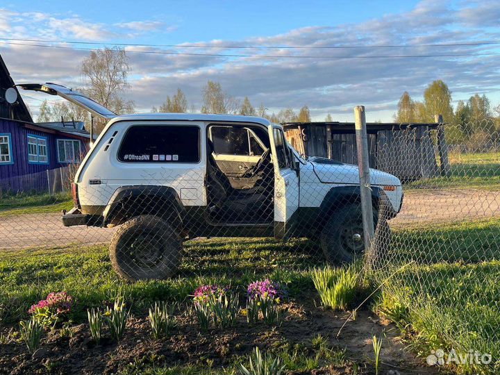 LADA 4x4 (Нива) 1.7 МТ, 1997, 60 000 км