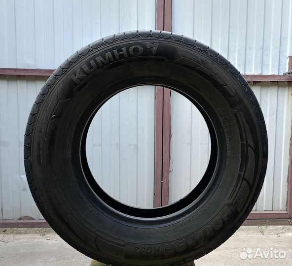 Kumho PorTran KC53 215/70 R15 109T