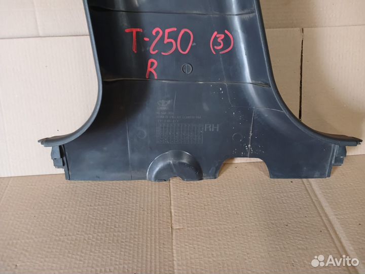 Накладка центральной стойки правая Chevrolet Aveo