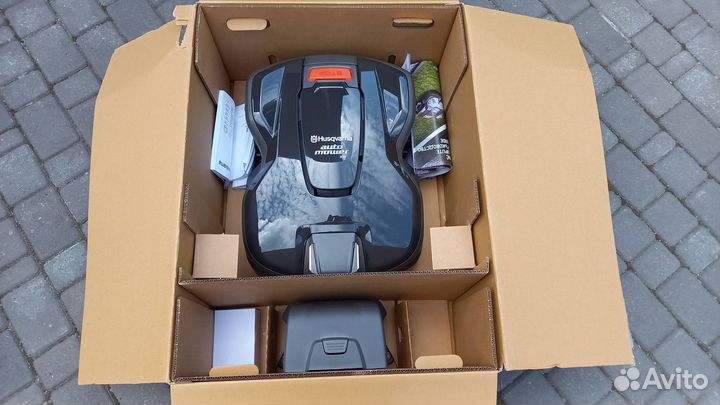 Газонокосилка-робот Husqvarna 305 с аксессуарами