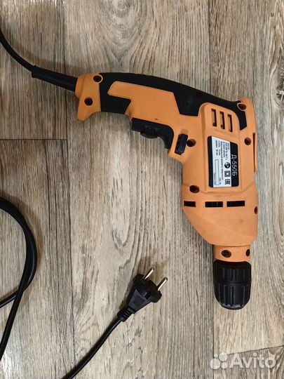 Дрель вихрь