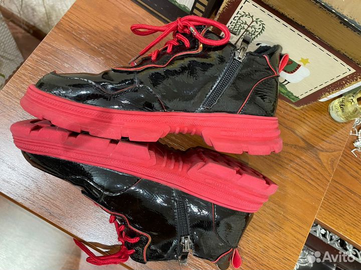 Кроссовки для девочки