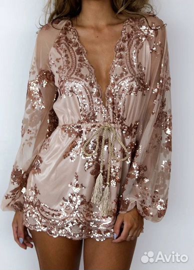 Комбинезон вечерний новый с пайеткаии