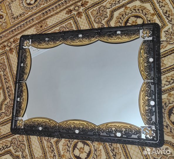 Зеркало настенное